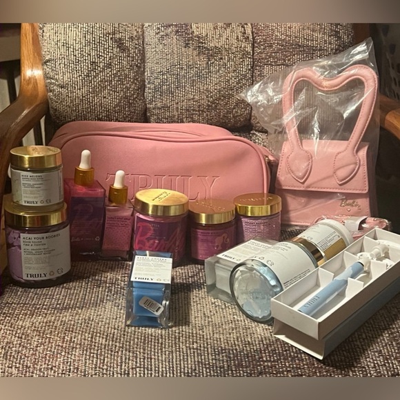 New Truly Beauty Barbie bundle shave set and more!! Please read description! - Picture 2 of 9